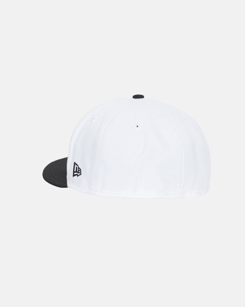 Chapéu Stussy NEW ERA 59FIFTY CURLY S Branco Pretas | 56013-KHOR